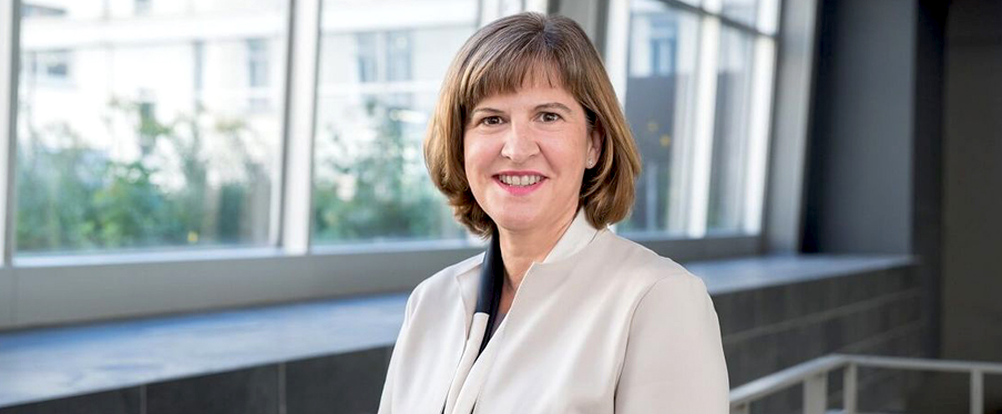 UdeM vice-rector and professor Marie-Josée Hébert takes the helm of the Governing Council of the Canadian Institutes of Health Research.